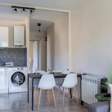 Chez Vanessa - Superbe T2 Proche De La Avec Parking Prive