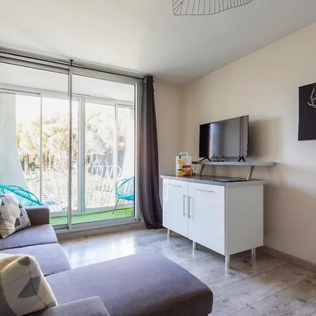Chez Vanessa - Superbe T2 Proche De La Avec Parking Prive Apartment *